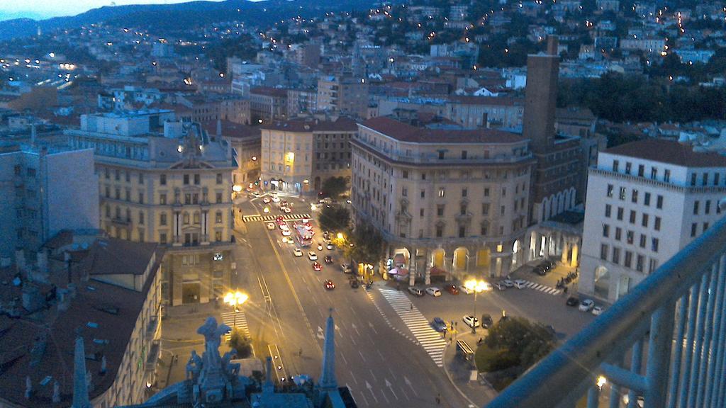 Apartamento La Finestra Sul Mare Trieste Exterior foto